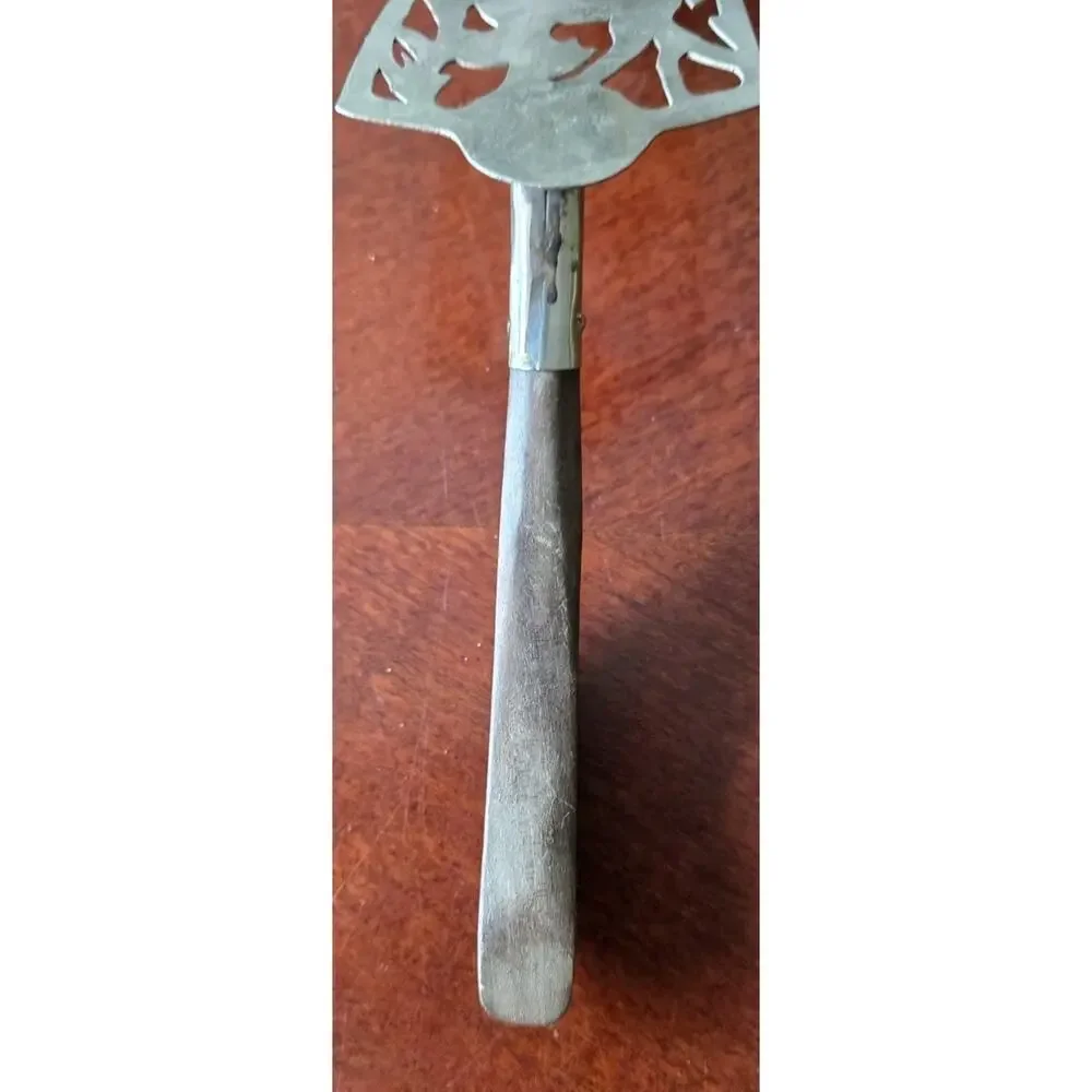9 Inch Silver Tone Artisan Cake Pie Spatula Server Deer Foliage Dark Wood Handle